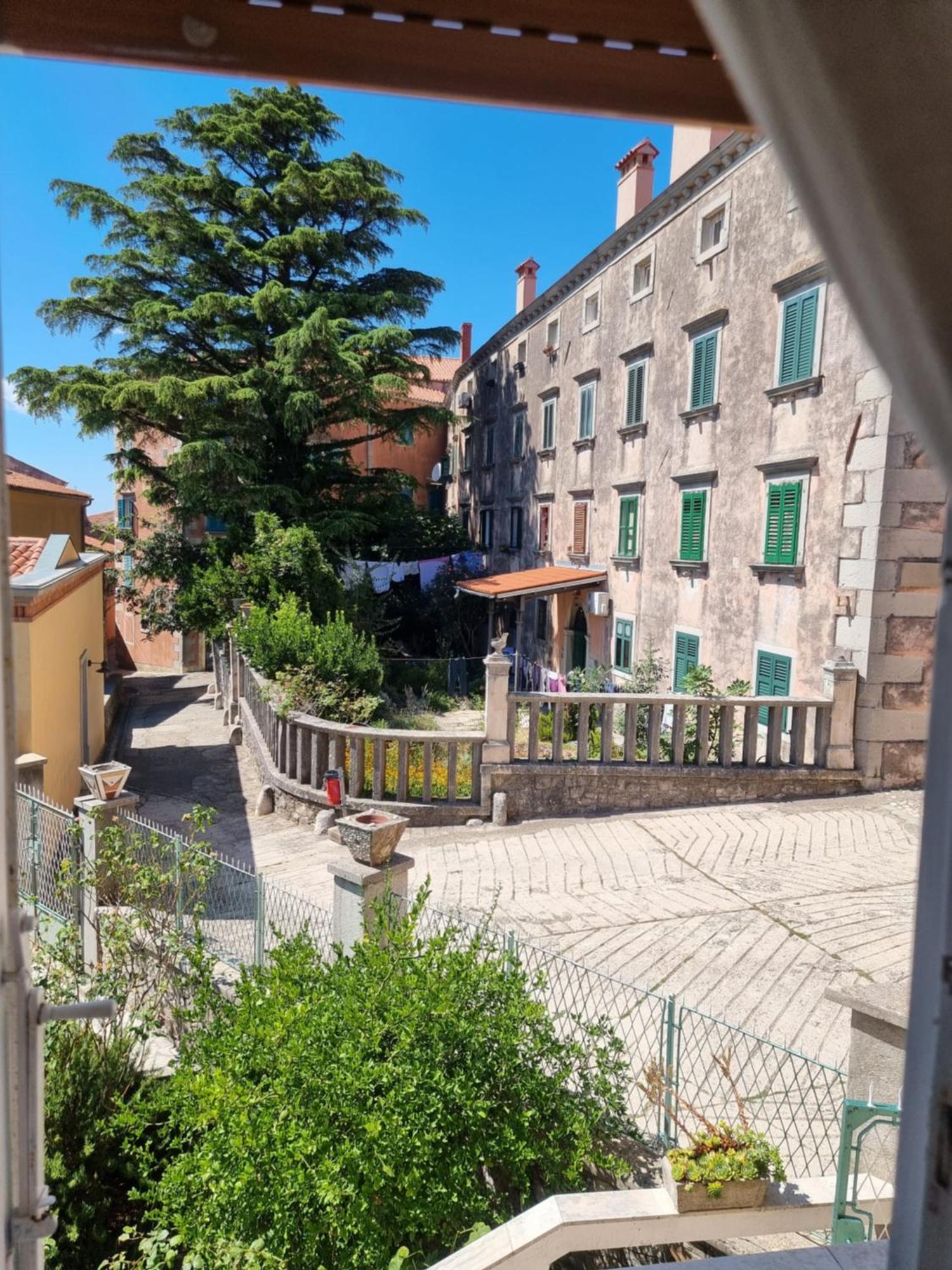 Apartment Branko With Terrace, Old Town Labin Labin  Eksteriør bilde